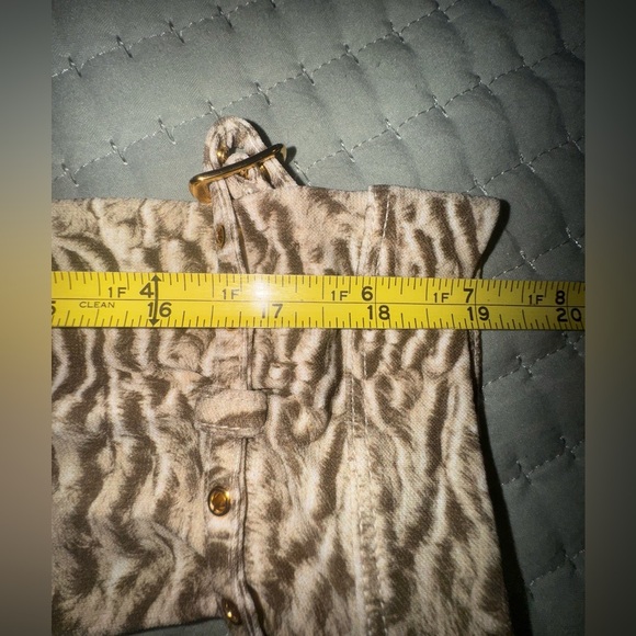 Burberry Pale Taupe Astrakhan Print Long-sleeve Brand tag missing. Size SM. EUC - Picture 13 of 16